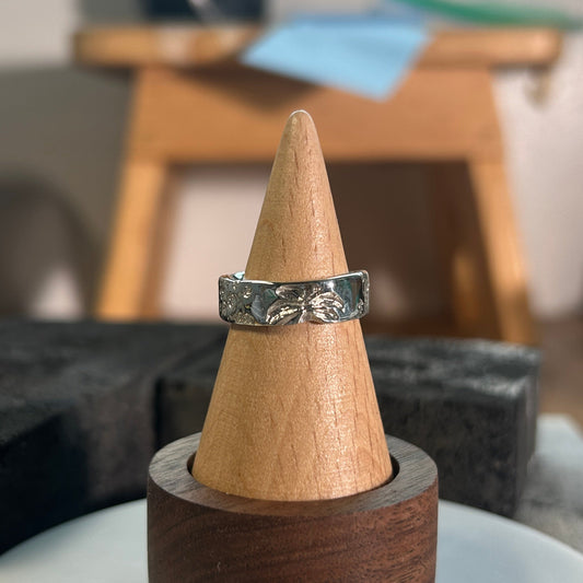Lily star ring Size 6.5