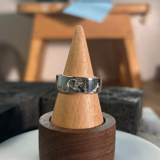 Ded fish and flowers ring Size 10
