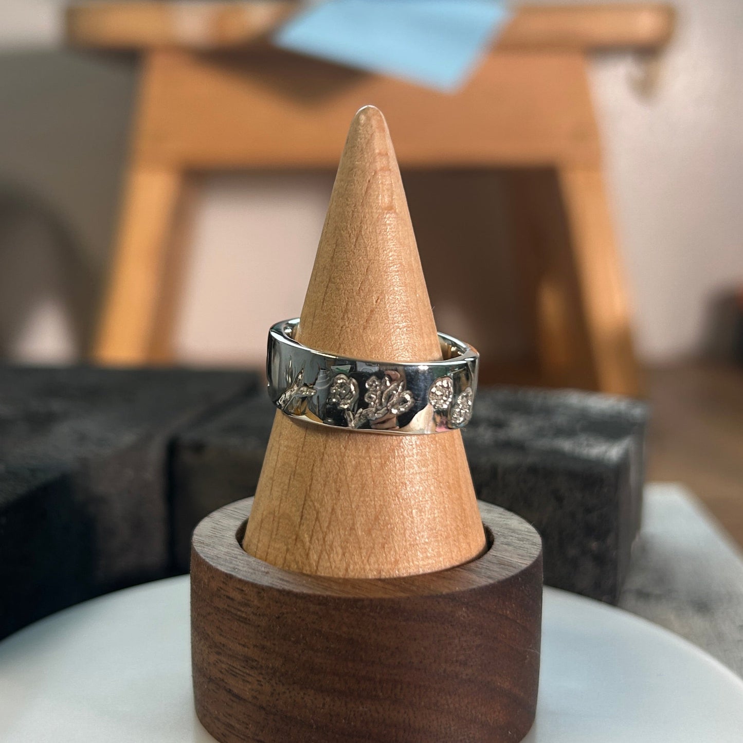 Ded fish and flowers ring Size 10