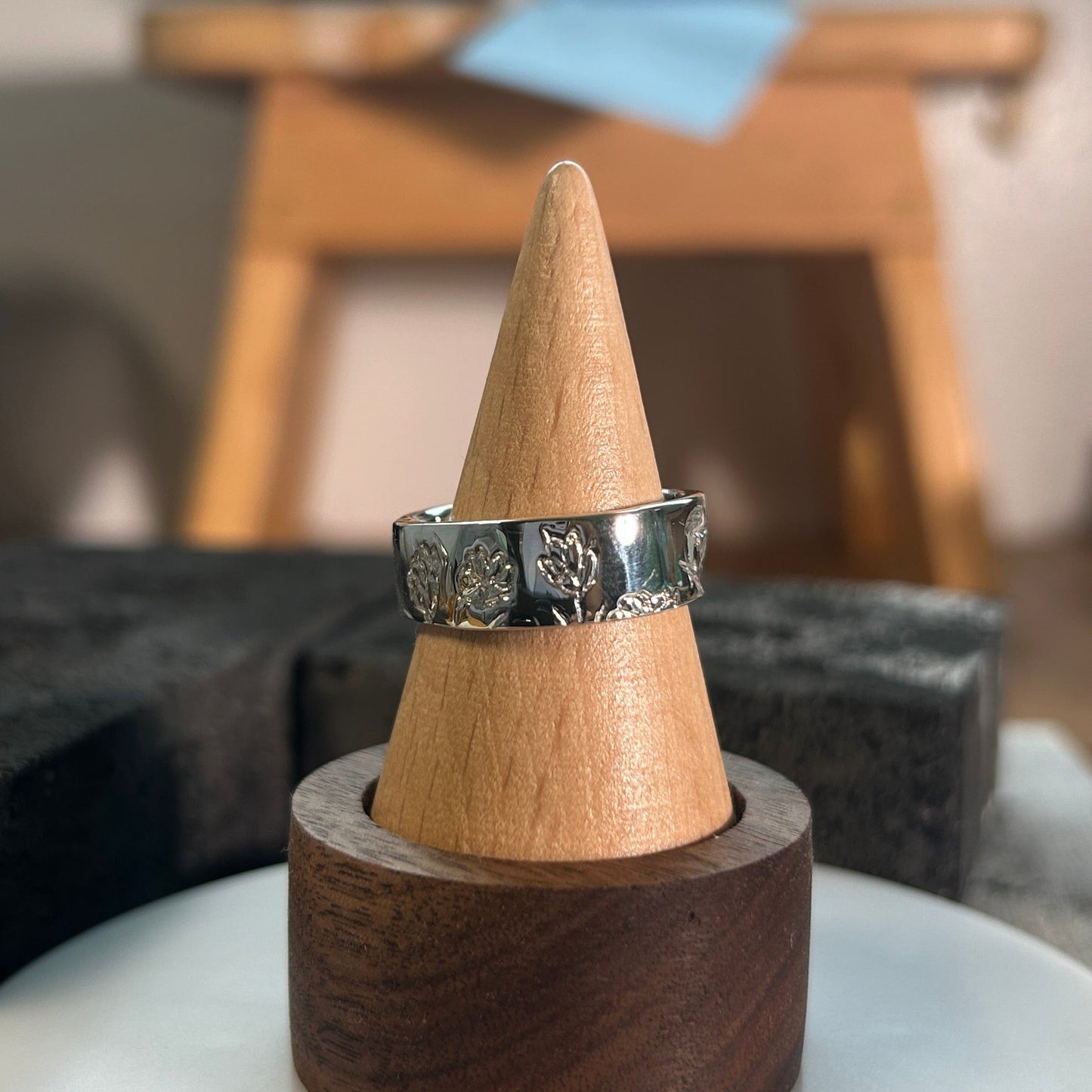 Ded fish and flowers ring Size 10