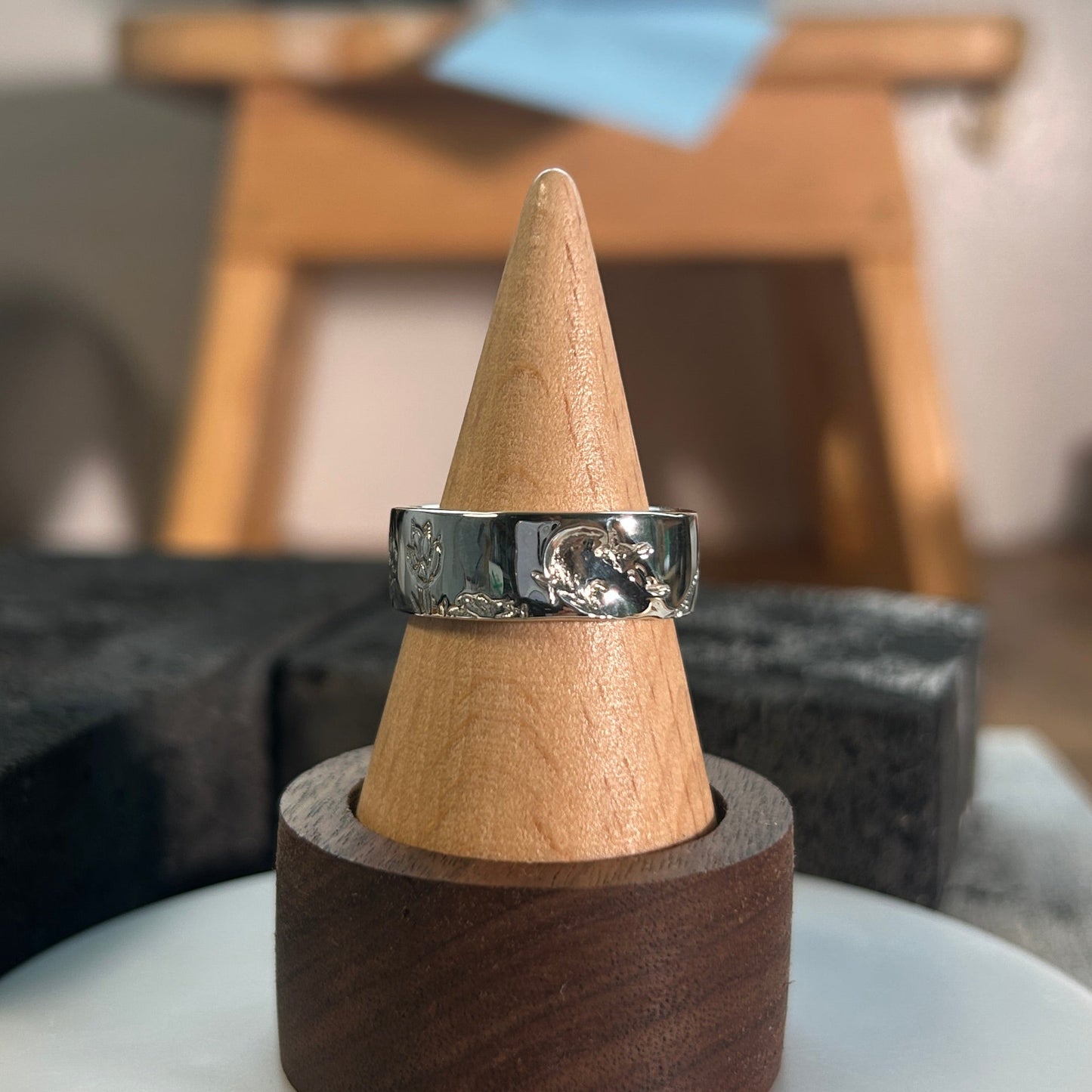 Ded fish and flowers ring Size 10